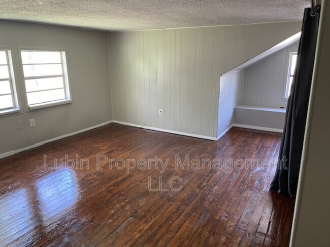 Building Photo - 745 Marsh Ave