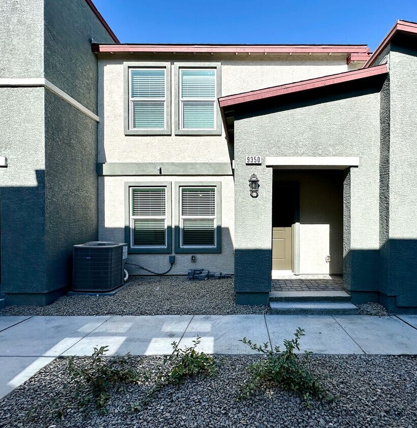 Primary Photo - Serene Fort Apache
