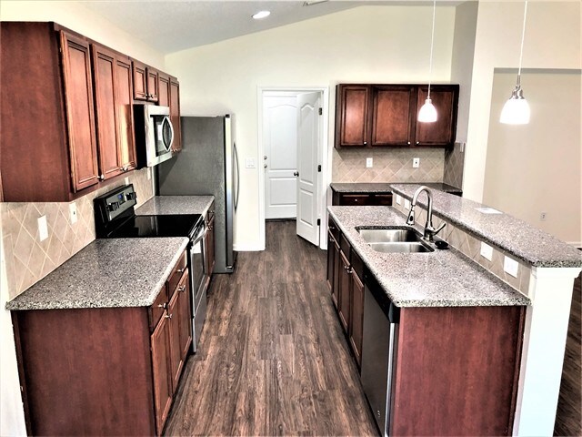 Building Photo - 75323 Ravenwood Drive