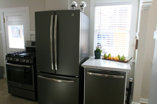 Foto del edificio - Cozy 2 bedroom brick home!!