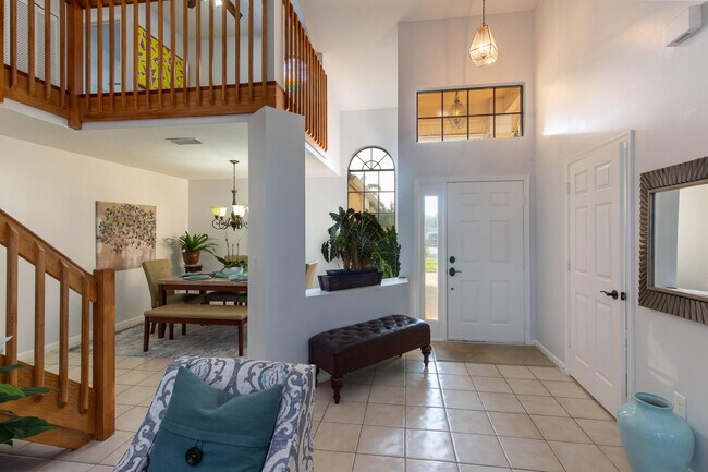 Building Photo - 12877 Meadowbreeze Dr