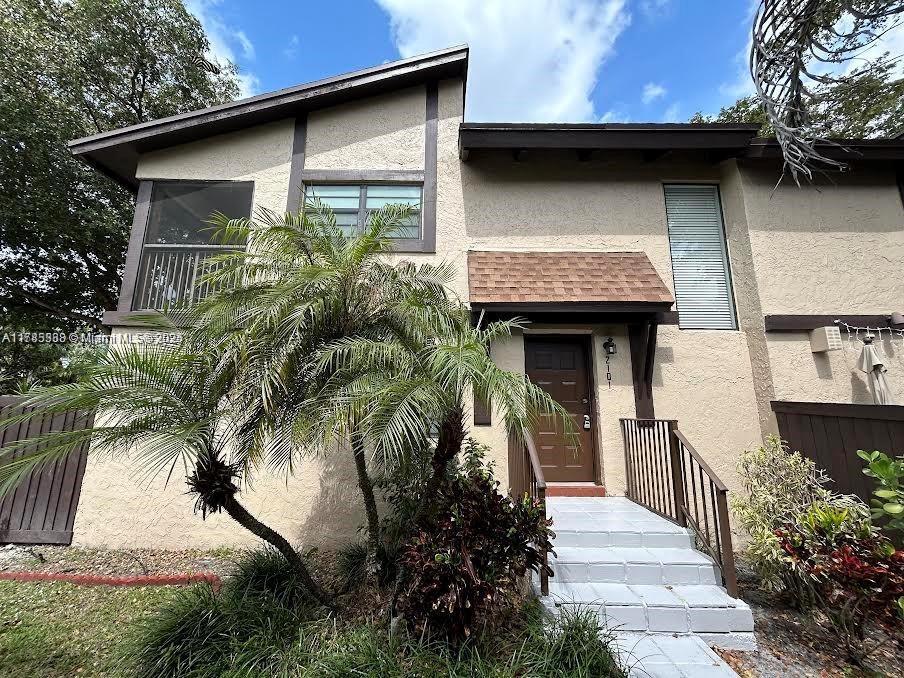 Foto principal - 2101 Bayberry Dr