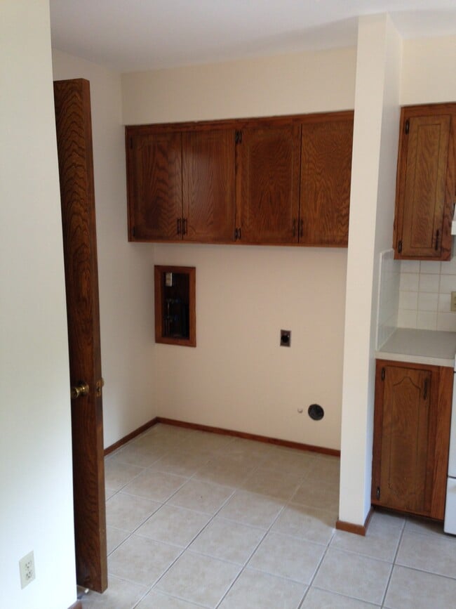 Building Photo - 605 N Humbolt Ave