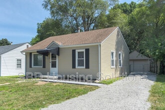 Building Photo - 601 E Nettleton Ave Building Photo - 601 E Nettleton Ave