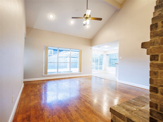 Foto del edificio - 16307 Mulberry Run Ct