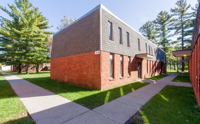Building Photo - 3522 Lincoln Way