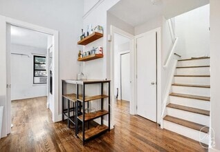 Building Photo - 466 W 23 St