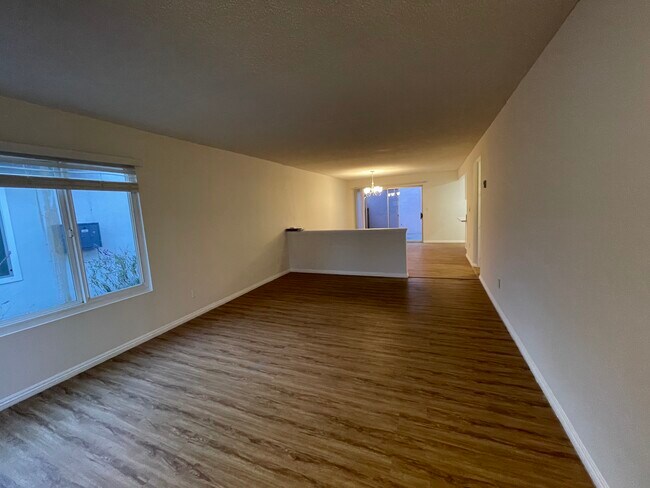 Vista desde la entrada delantera - 1233 Amethyst St