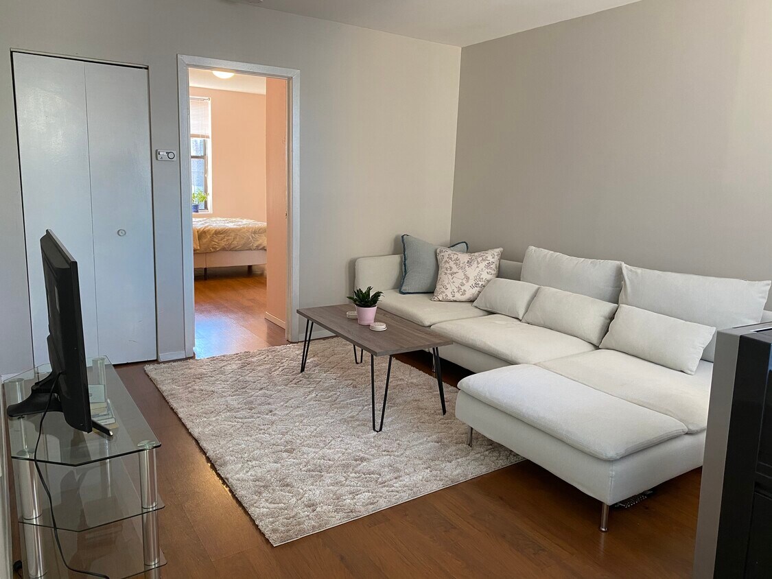 Foto principal - 787 Summit Ave