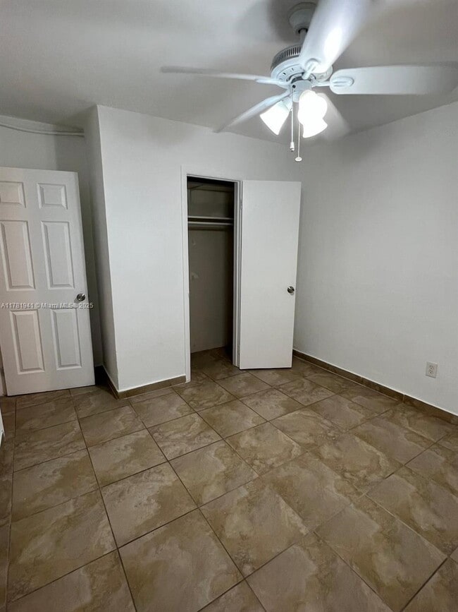 Foto del edificio - 107 SW 18th Ct