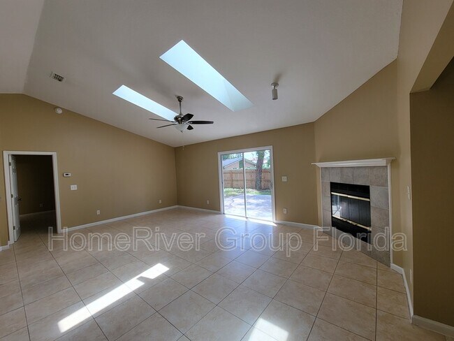 Building Photo - 304 Segovia Rd