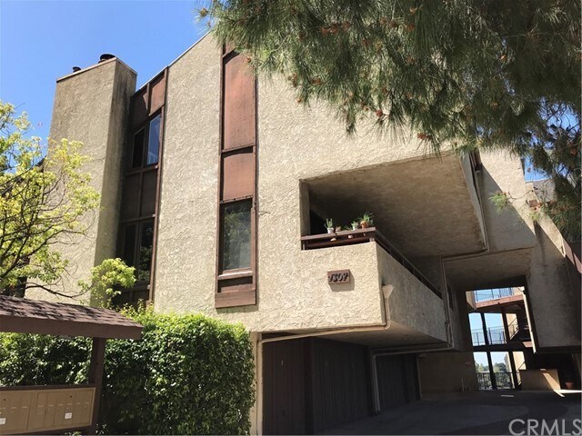 Building Photo - 1307 Shadow Ln