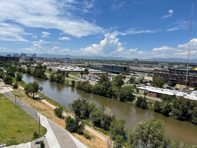 Building Photo - Flora RiNo