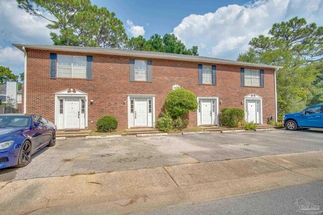 Building Photo - 3050 Belle Meade Dr