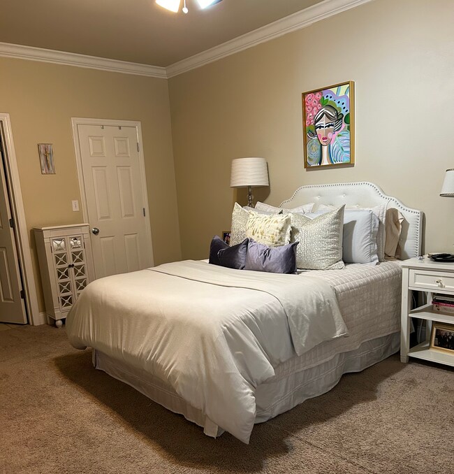 Primary Bedroom - 4441 Burbank Dr