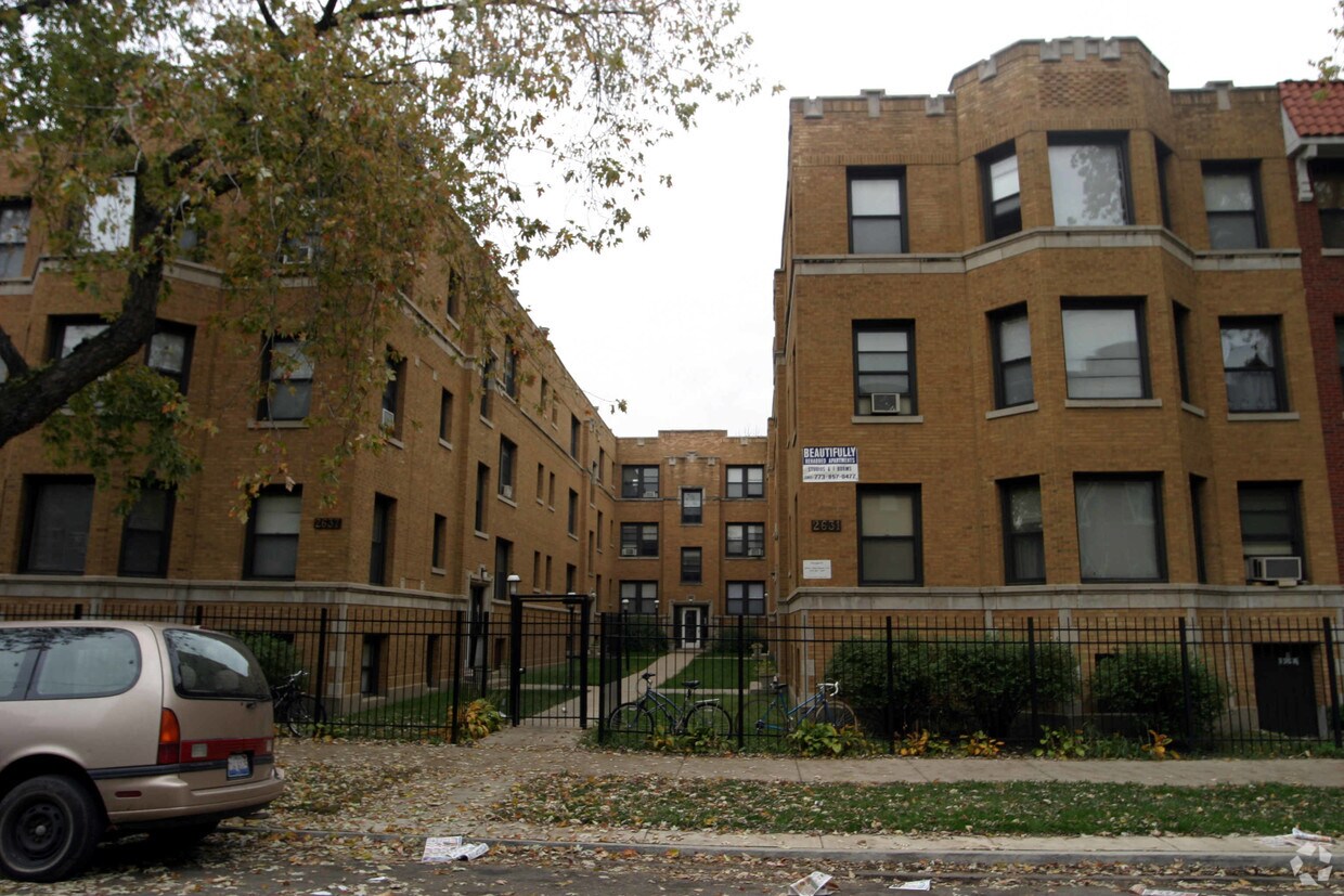 2631 - 2637 N Spaulding Ave - 2631-2637 N Spaulding Ave