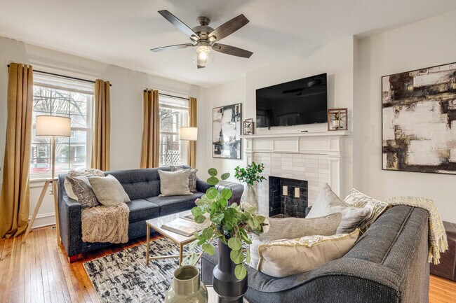 Foto del edificio - 2312 Rosewood Ave