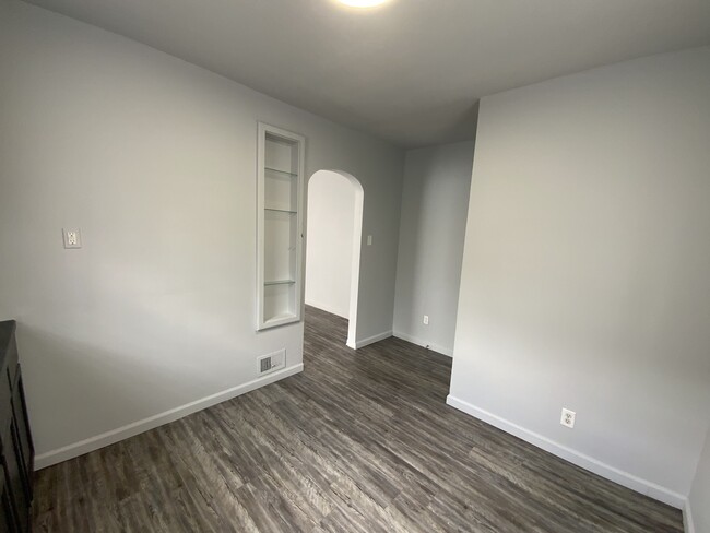 Foto del edificio - 305 N Bowman Ave