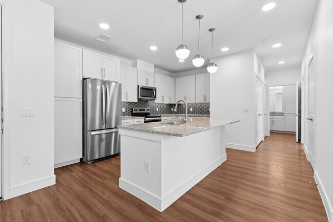 Building Photo - Bandera Ridge