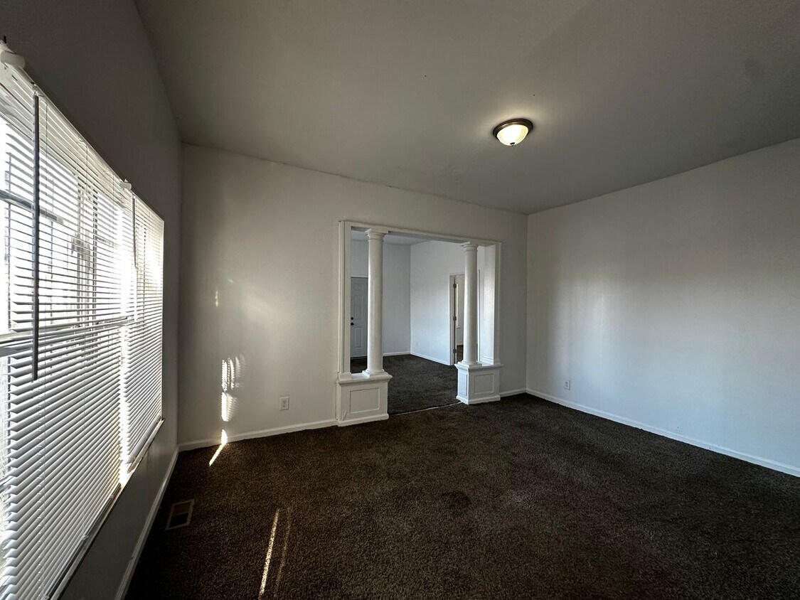 Foto principal - 432 S Highland Ave