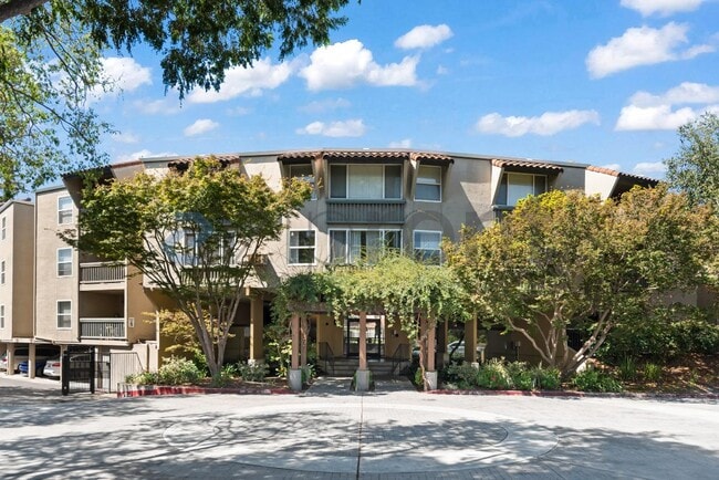 Building Photo - 1085 Murrieta Blvd