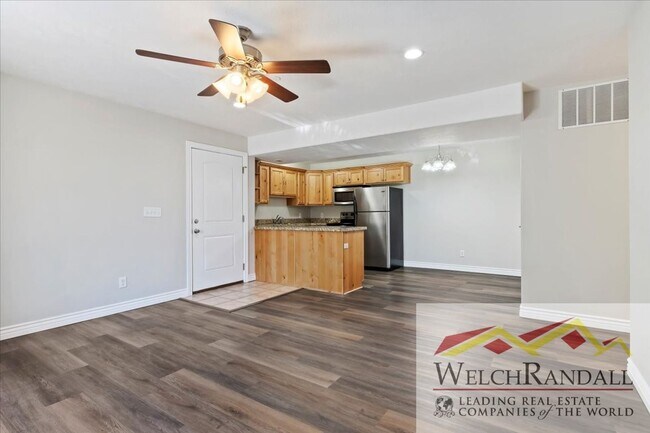 Foto del edificio - 3 Bed 2 Bath Condo in Pleasant Grove