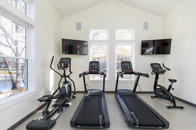 Gimnasio - The Lakes Of Olentangy