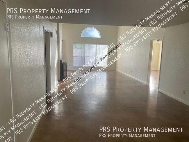 Foto del edificio - 1623 N Comanche Dr