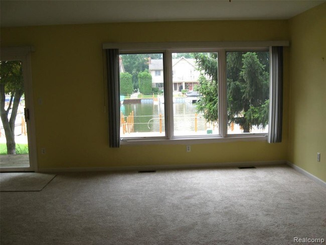 Foto del edificio - 27820 Reo Rd