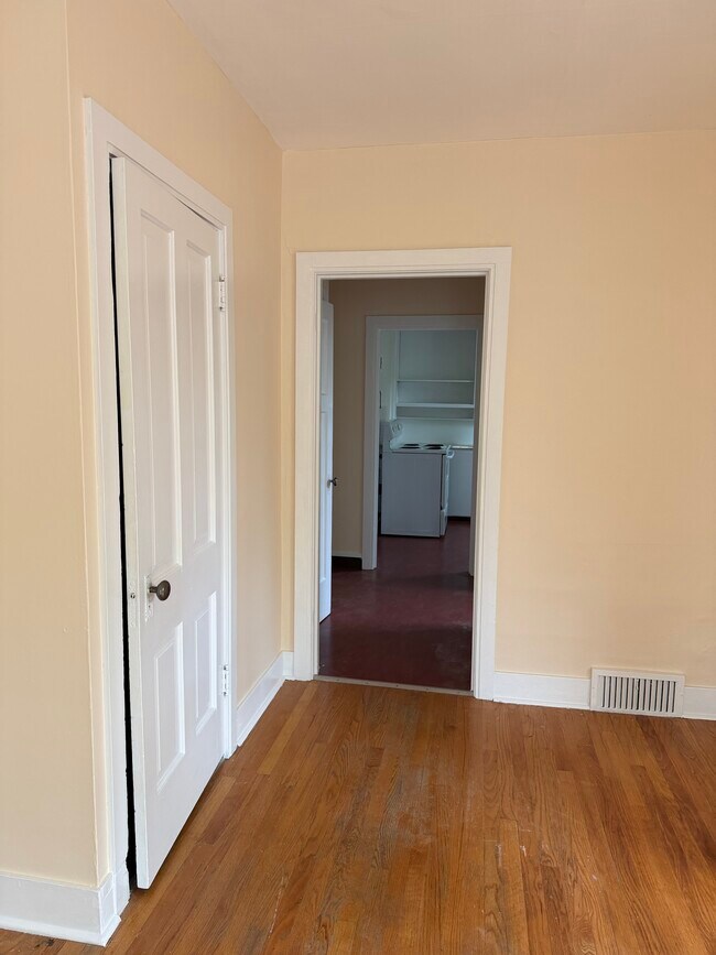 Foto del edificio - 725 Holter St