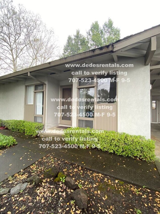 Primary Photo - Charming 1950's triplex in Bennett Valley!