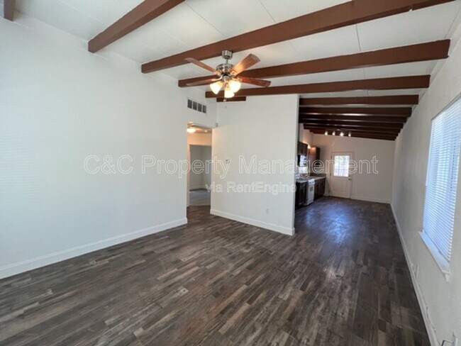 Foto del edificio - 2119 E Griffith Way