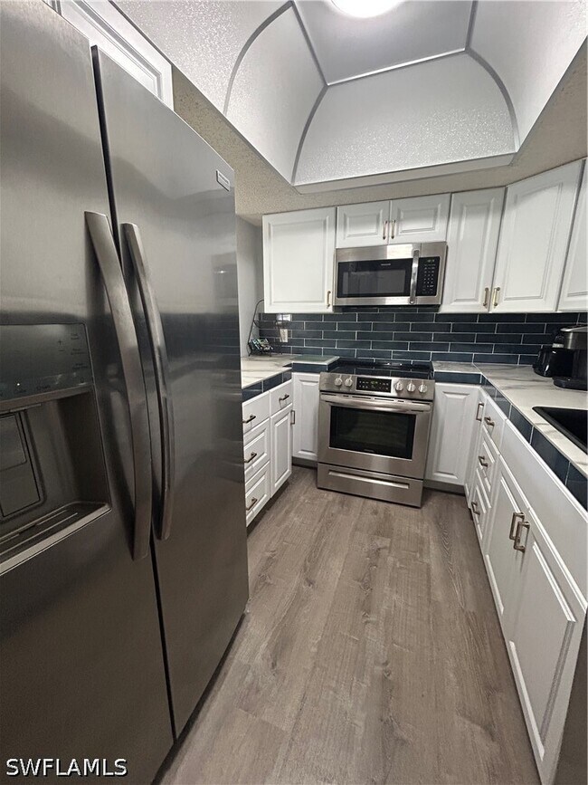 Building Photo - 5479 Peppertree Dr