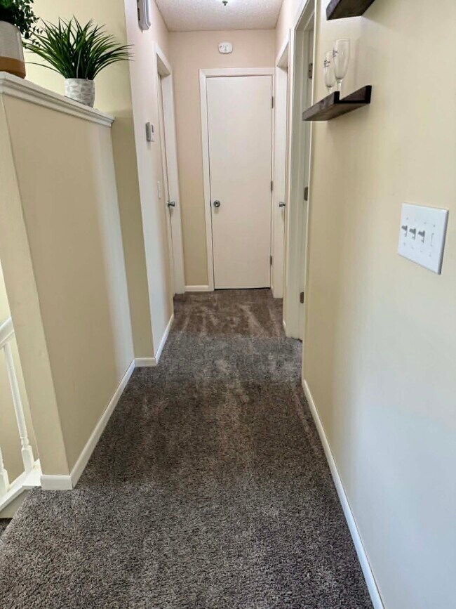Foto del edificio - 7417 Meadowwood Dr