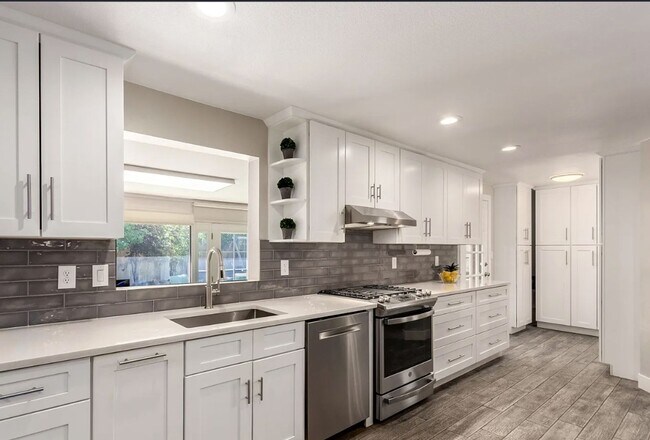 Foto del edificio - Spacious 6BR House in Denver