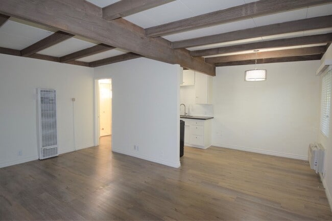 Building Photo - 6125 Whitsett Ave