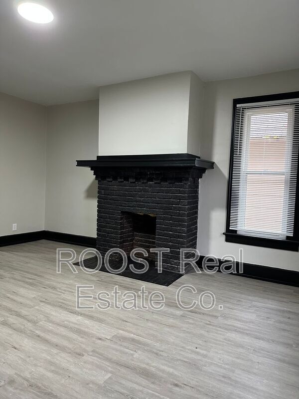 Foto del edificio - 98-100 N Hague Ave