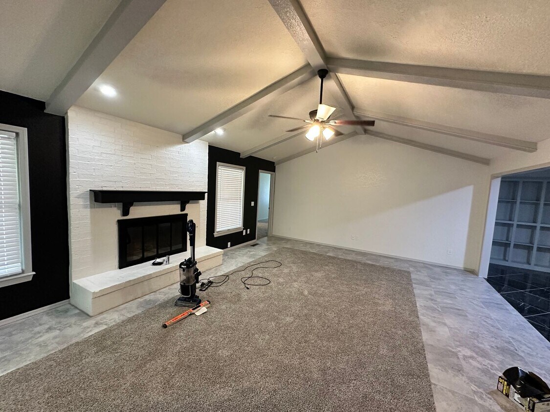 Primary Photo - Fully Remodeled 3bed/2bath Available in We...