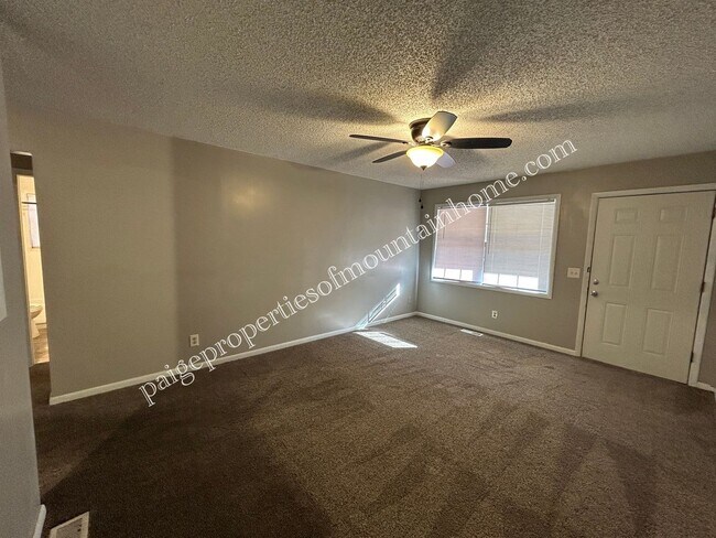 Foto del edificio - 705 Winchester St