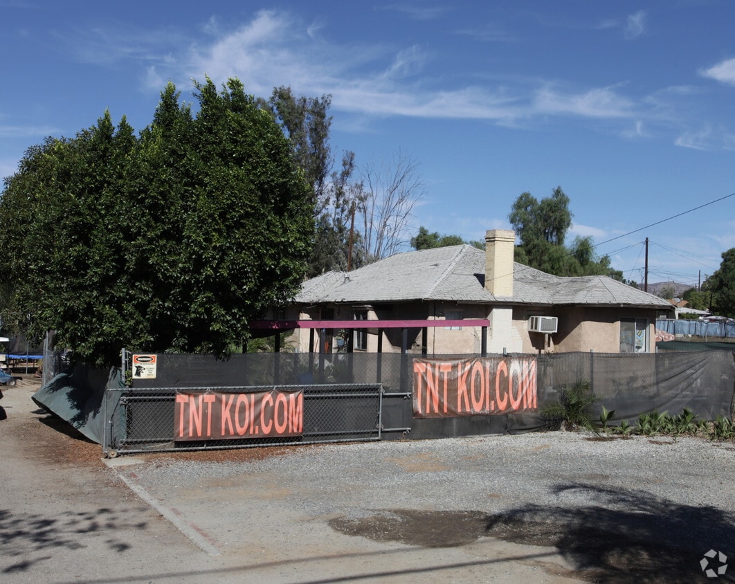 Primary Photo - 21874 Alessandro Blvd