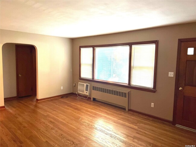 Building Photo - 38 Cromwell Pl