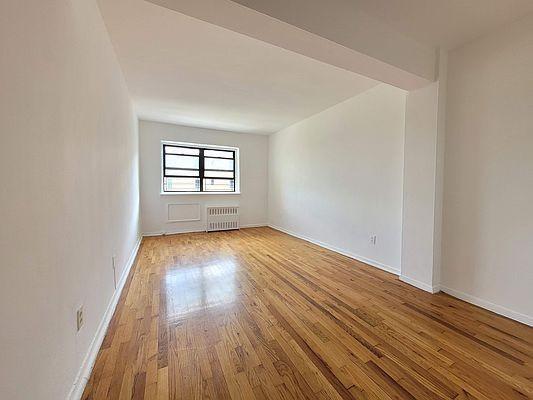 Building Photo - 1 bedroom in BRONX NY 10458