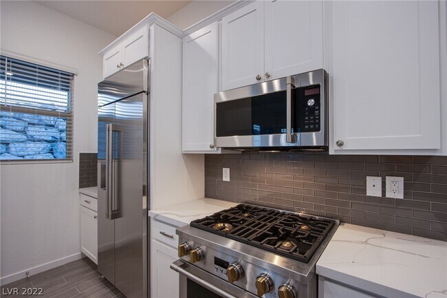 Building Photo - 909 Allister Flds Ln