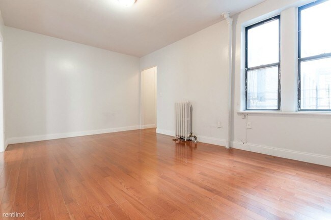 Building Photo - 530 W 174th St