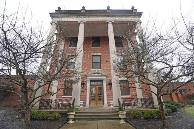 Front Entrance - 323 E 2nd St