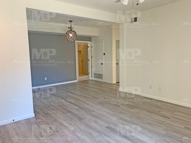 Foto del edificio - 5225 White Willow Dr