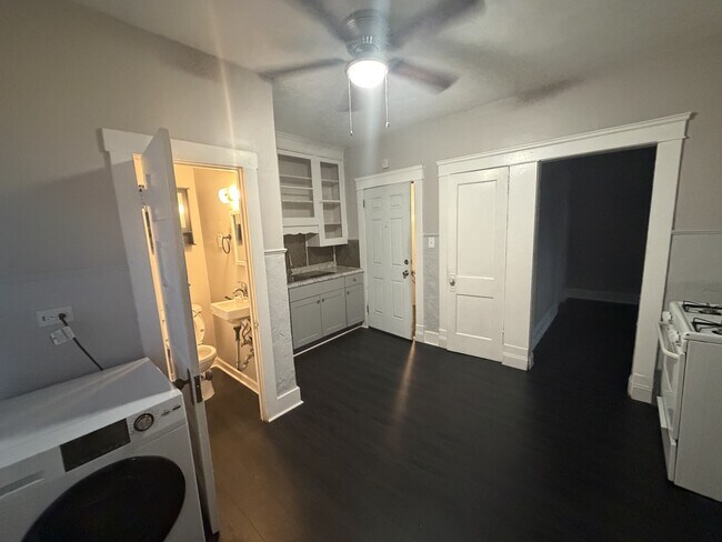 Building Photo - 1623 Hopkins Ave