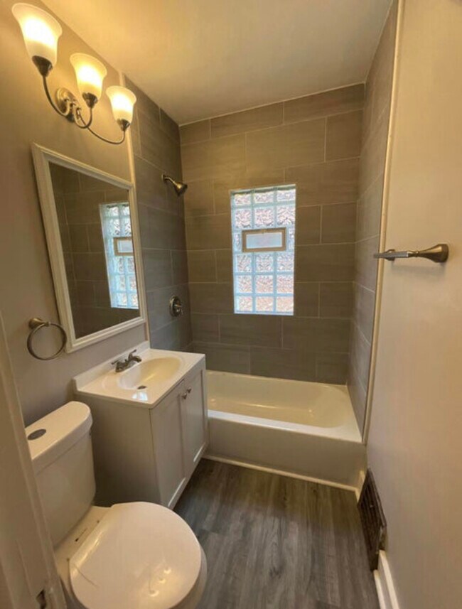 Foto del edificio - 2967 N 45th St