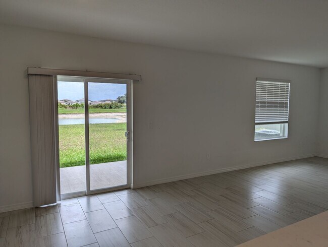 Foto del edificio - 34990 Gravelly Dr