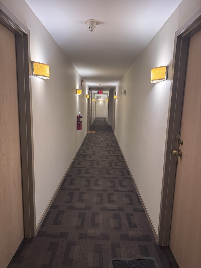 Building Photo - 325 Franklin St